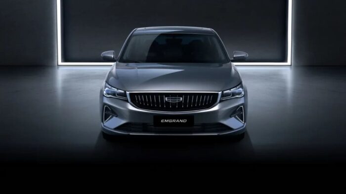 emgrand geely 700x394 - Sistemas de suspensi&oacute;n: tipos y funci&oacute;n