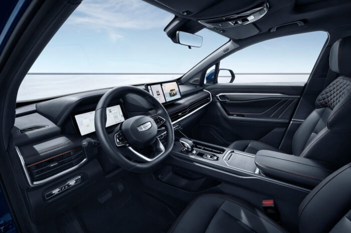 interior de auto Geely 700x466 - &iquest;Qu&eacute; es el turbo de un carro y c&oacute;mo funciona?