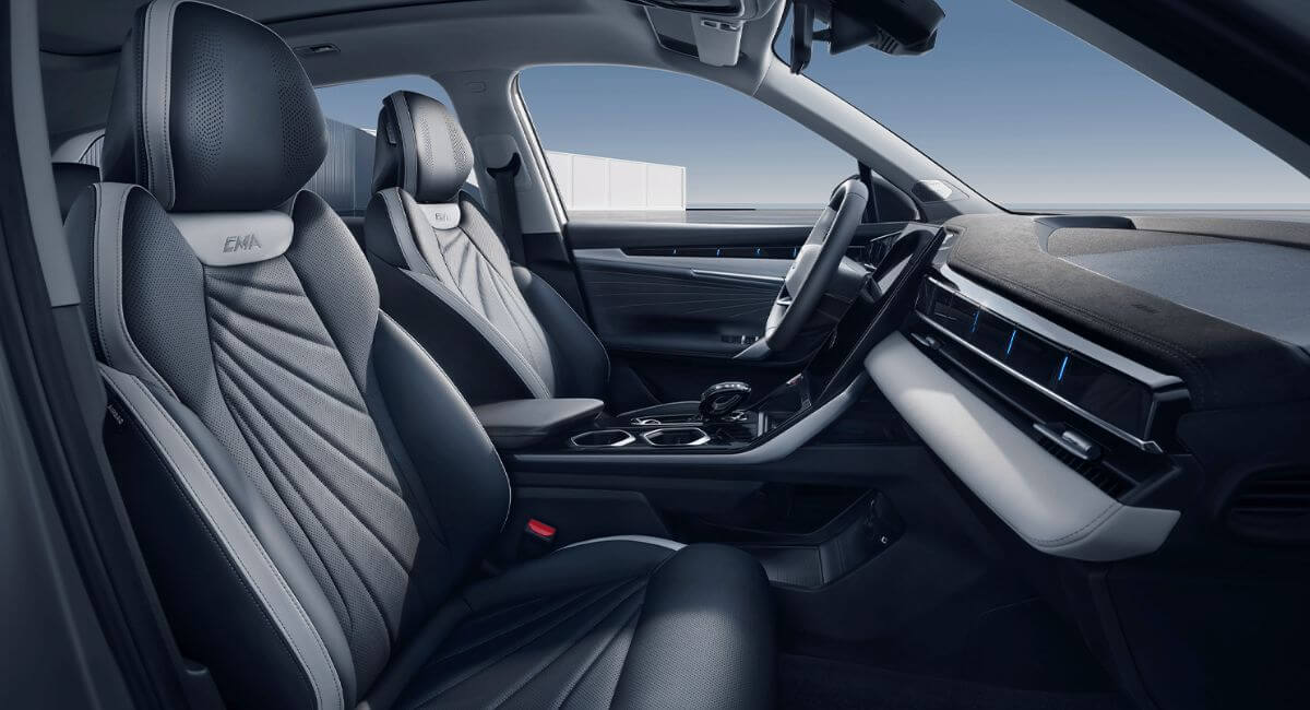 ¿Cómo cuidar los asientos de cuero del auto? interior auto camioneta starray asientos cuero - ¿Cómo cuidar los asientos de cuero del auto?